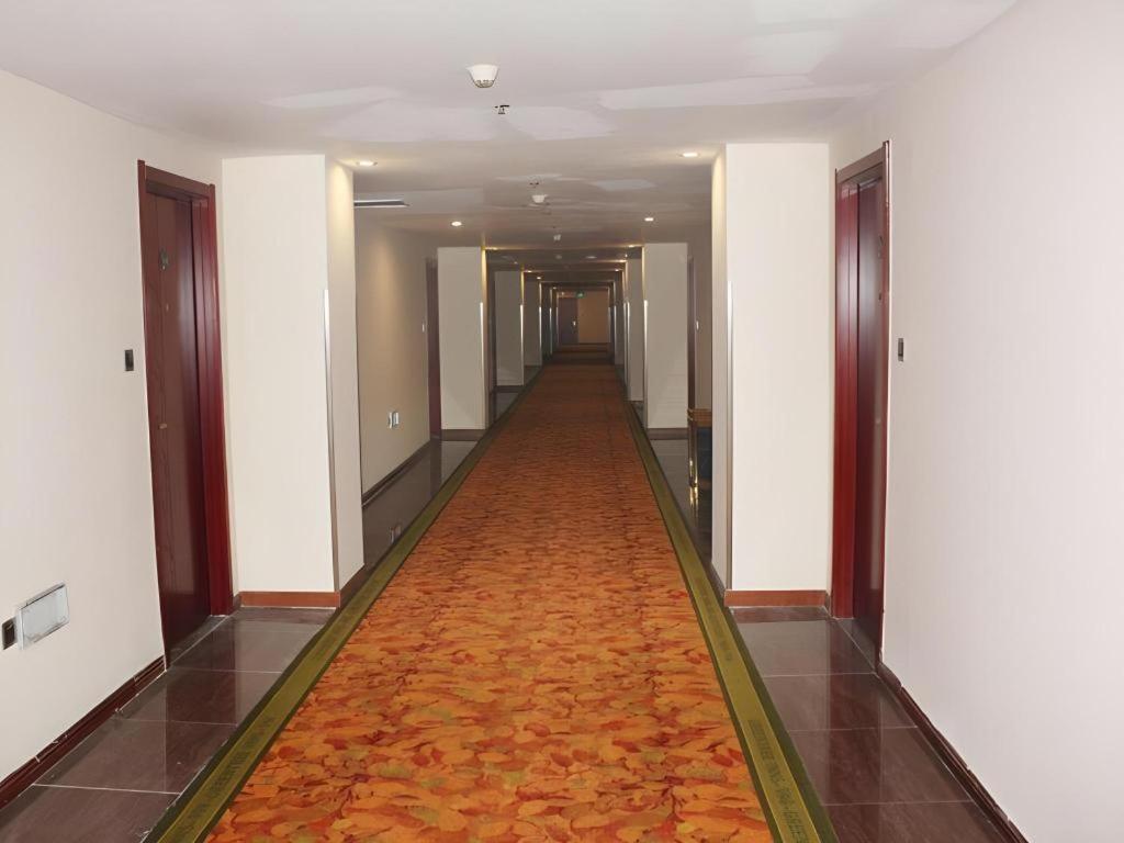 Greentree Inn Jining Yanzhou Jiuzhou Fangyuan Business Hotel מראה חיצוני תמונה