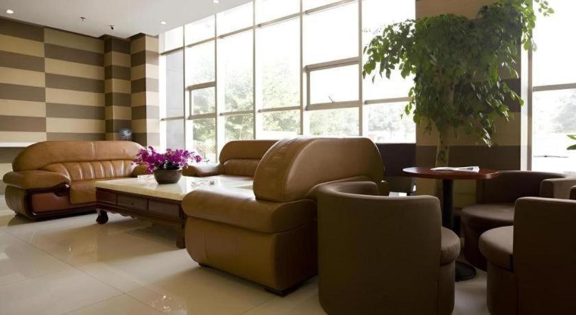 Greentree Inn Jining Yanzhou Jiuzhou Fangyuan Business Hotel מראה חיצוני תמונה